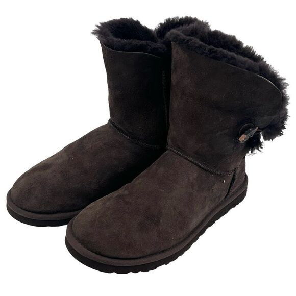 Ugg Bailey button chocolate brown size 9 - Picture 1 of 12